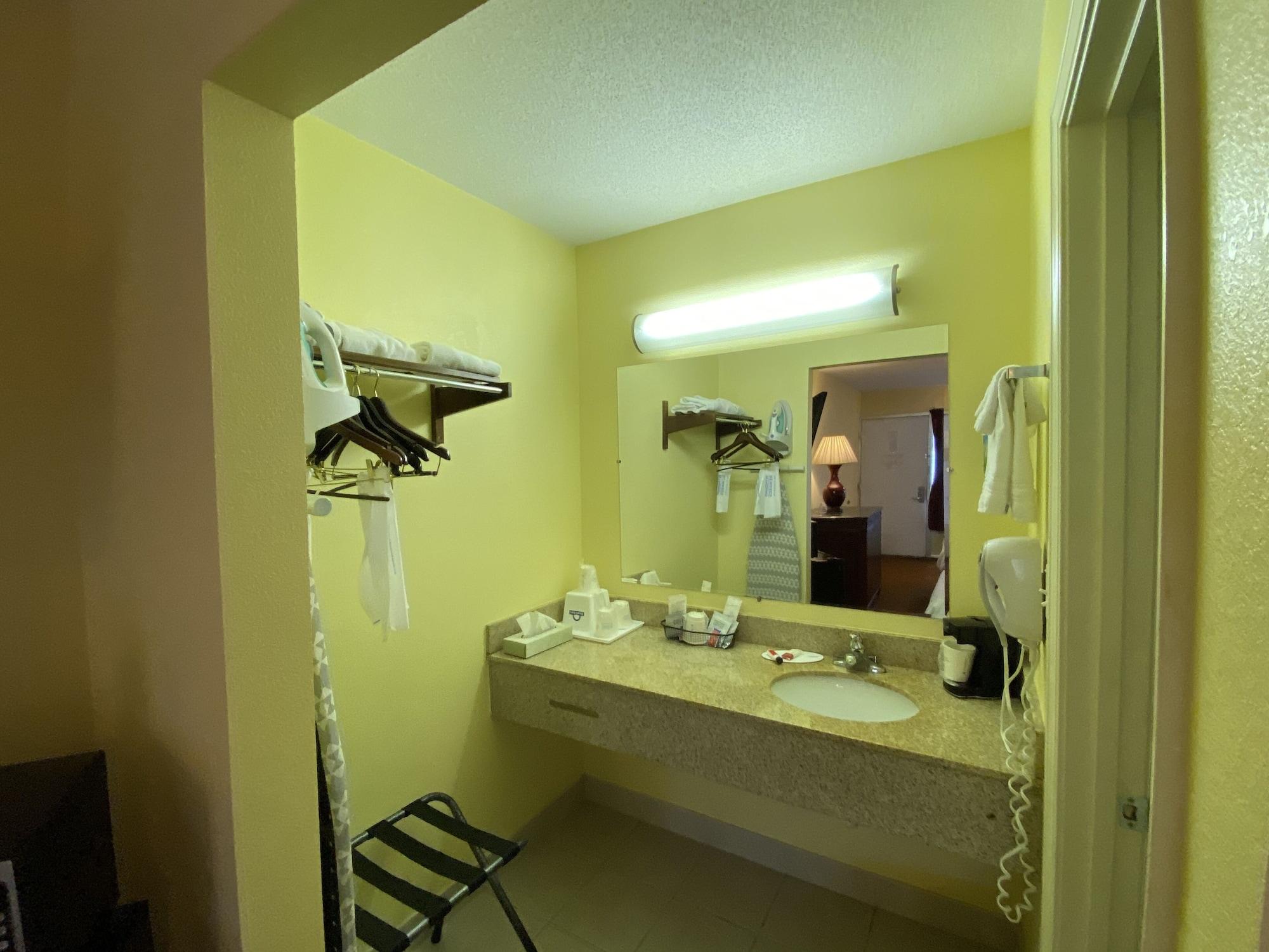 Rodeway Inn Owensboro Buitenkant foto