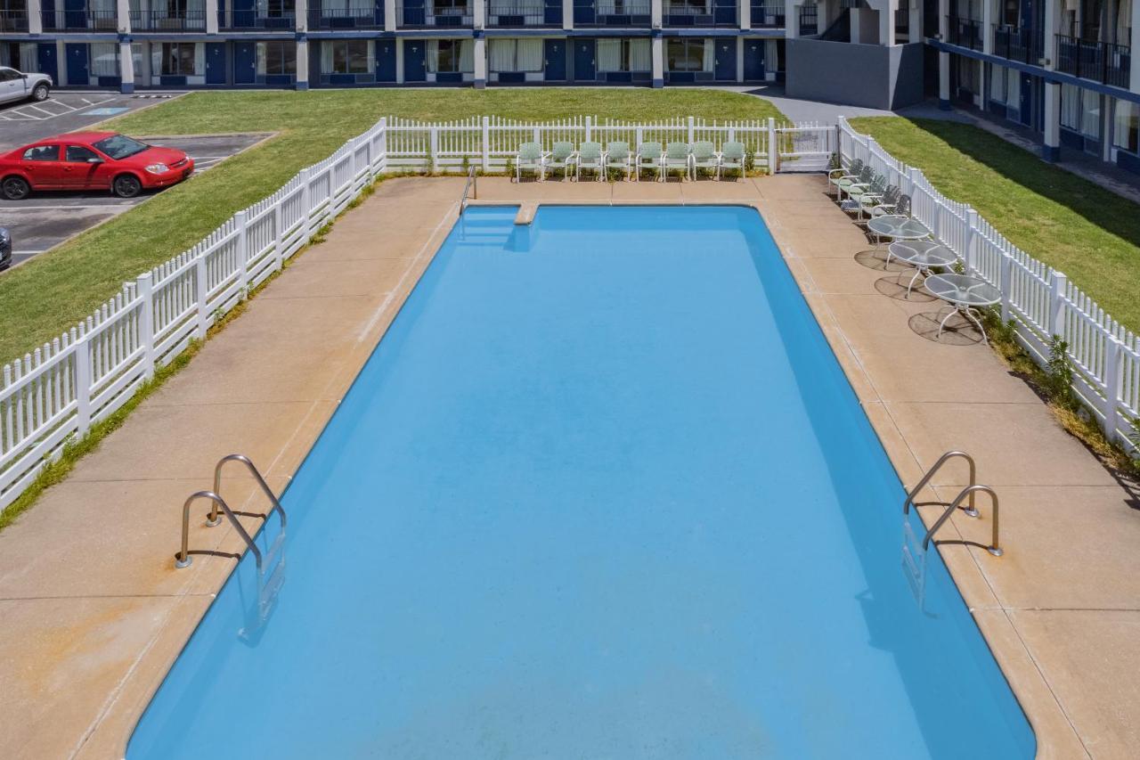 Rodeway Inn Owensboro Buitenkant foto