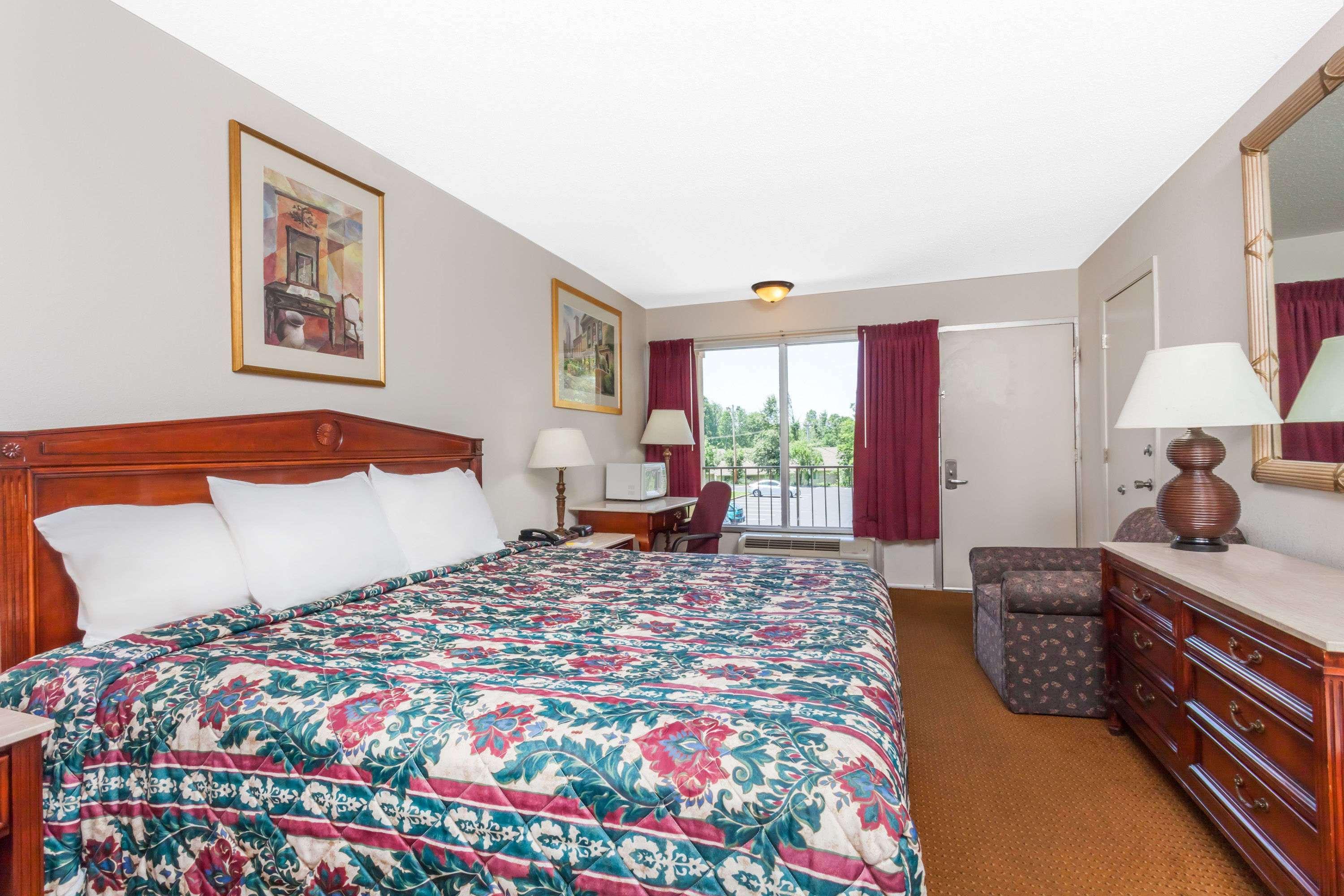 Rodeway Inn Owensboro Buitenkant foto