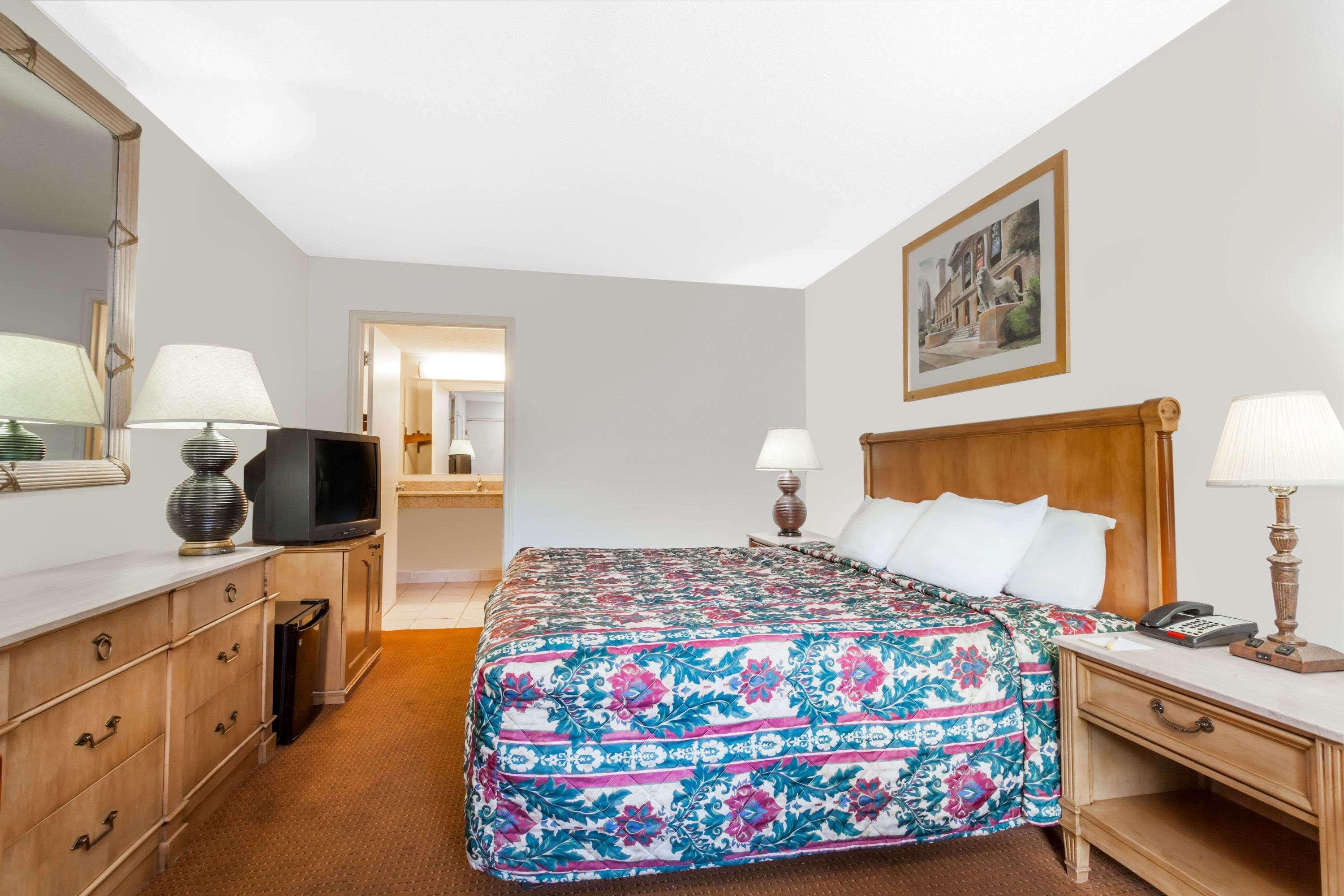Rodeway Inn Owensboro Buitenkant foto