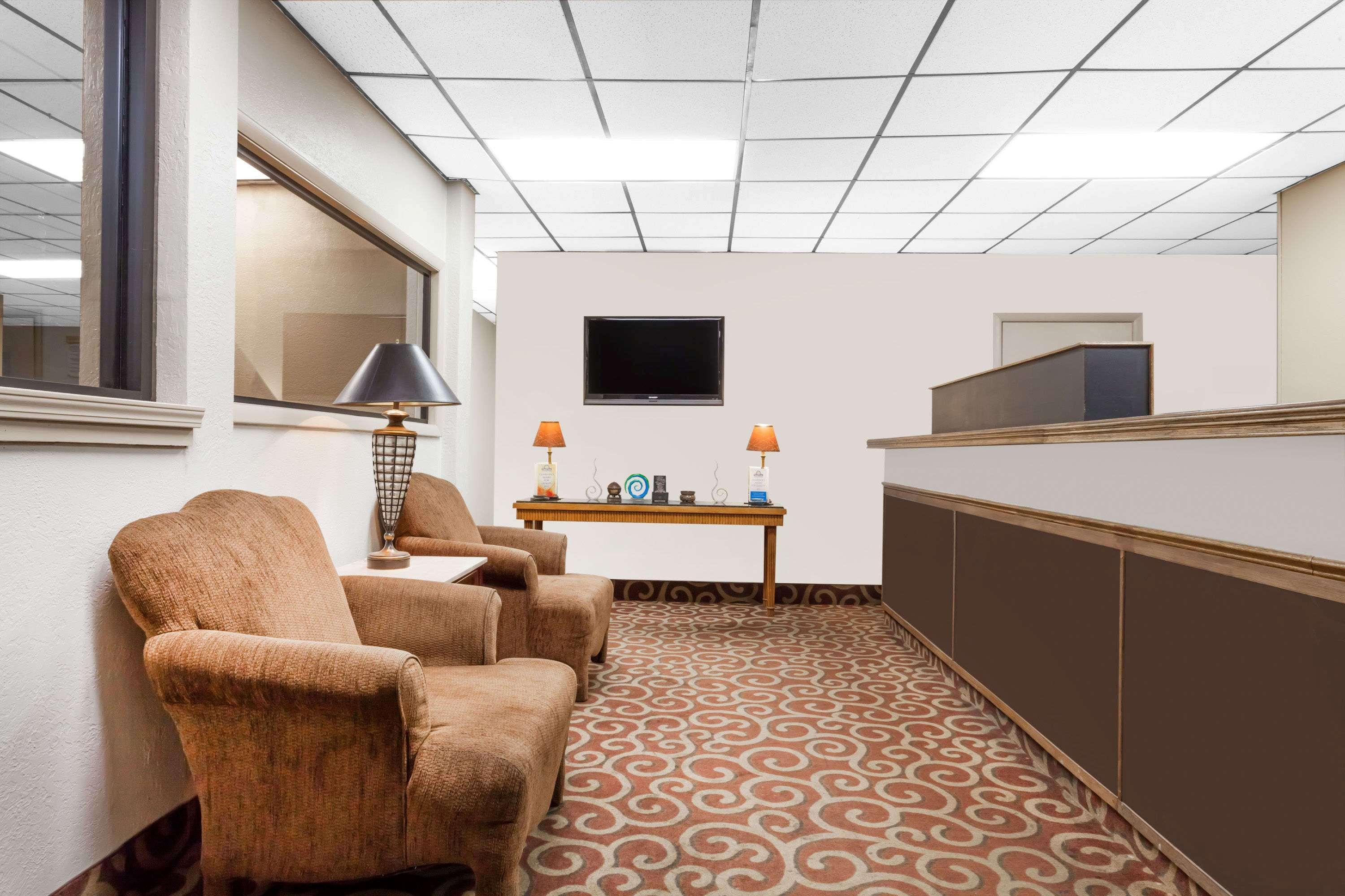 Rodeway Inn Owensboro Buitenkant foto
