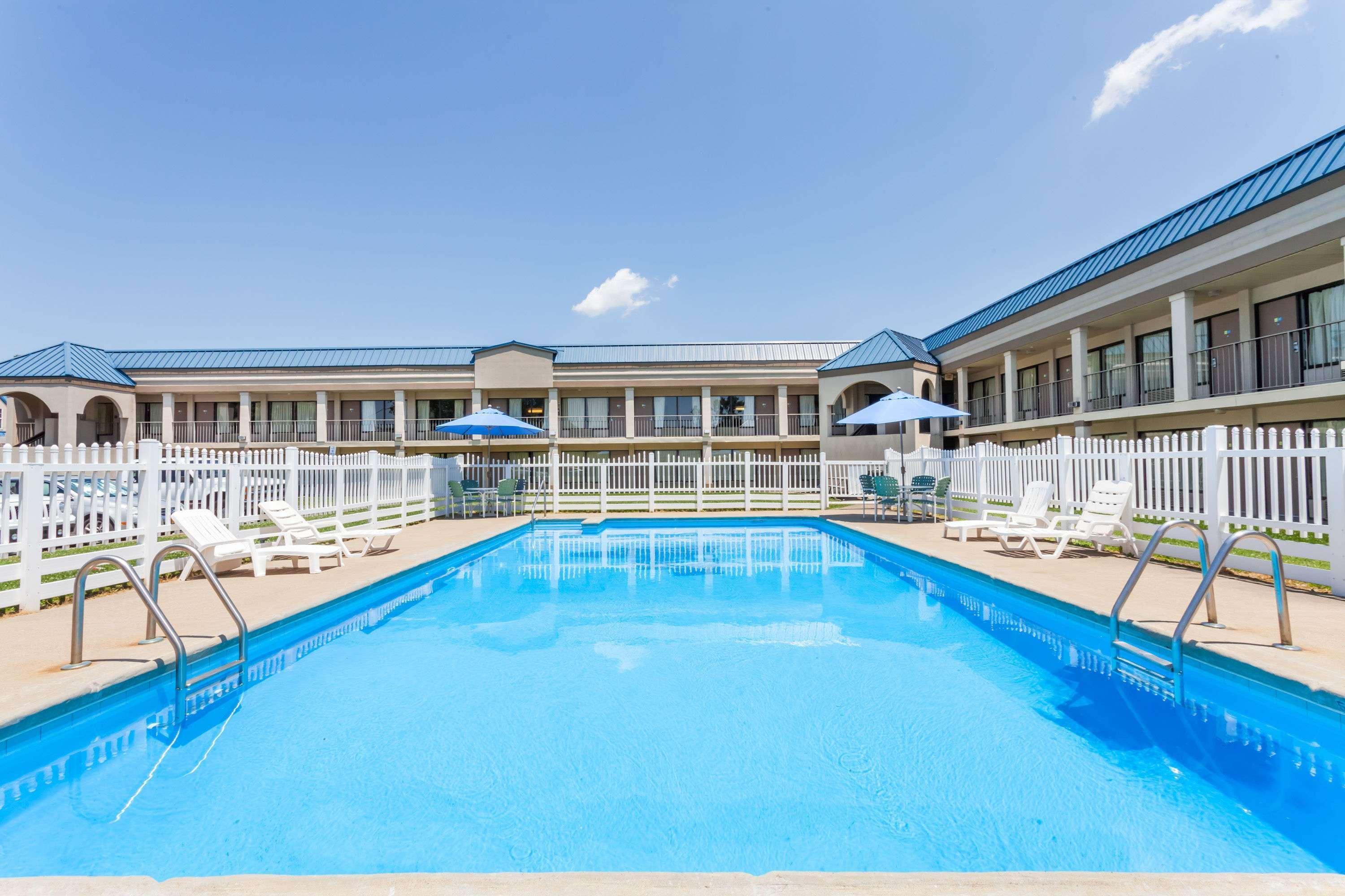 Rodeway Inn Owensboro Buitenkant foto
